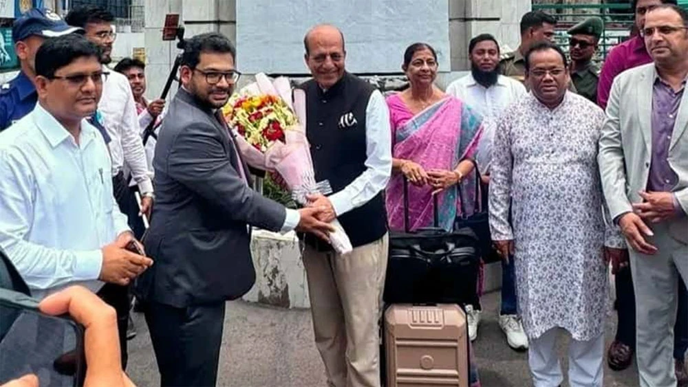 সড়কপথে বাংলাদেশে পা রেখে কী বার্তা দিলেন ভারতের হাইকশিনার